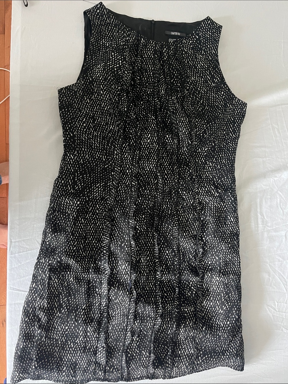 Black & White Sleeveless Shift Dress - Casual to Office